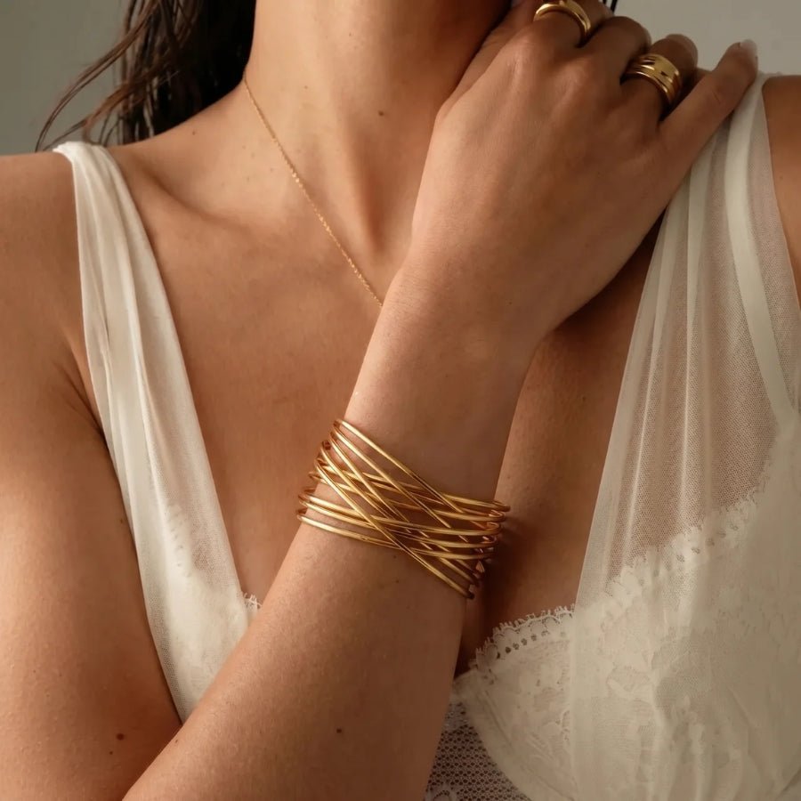 Moonela vs Abbott Lyon gold jewellery comparison UK