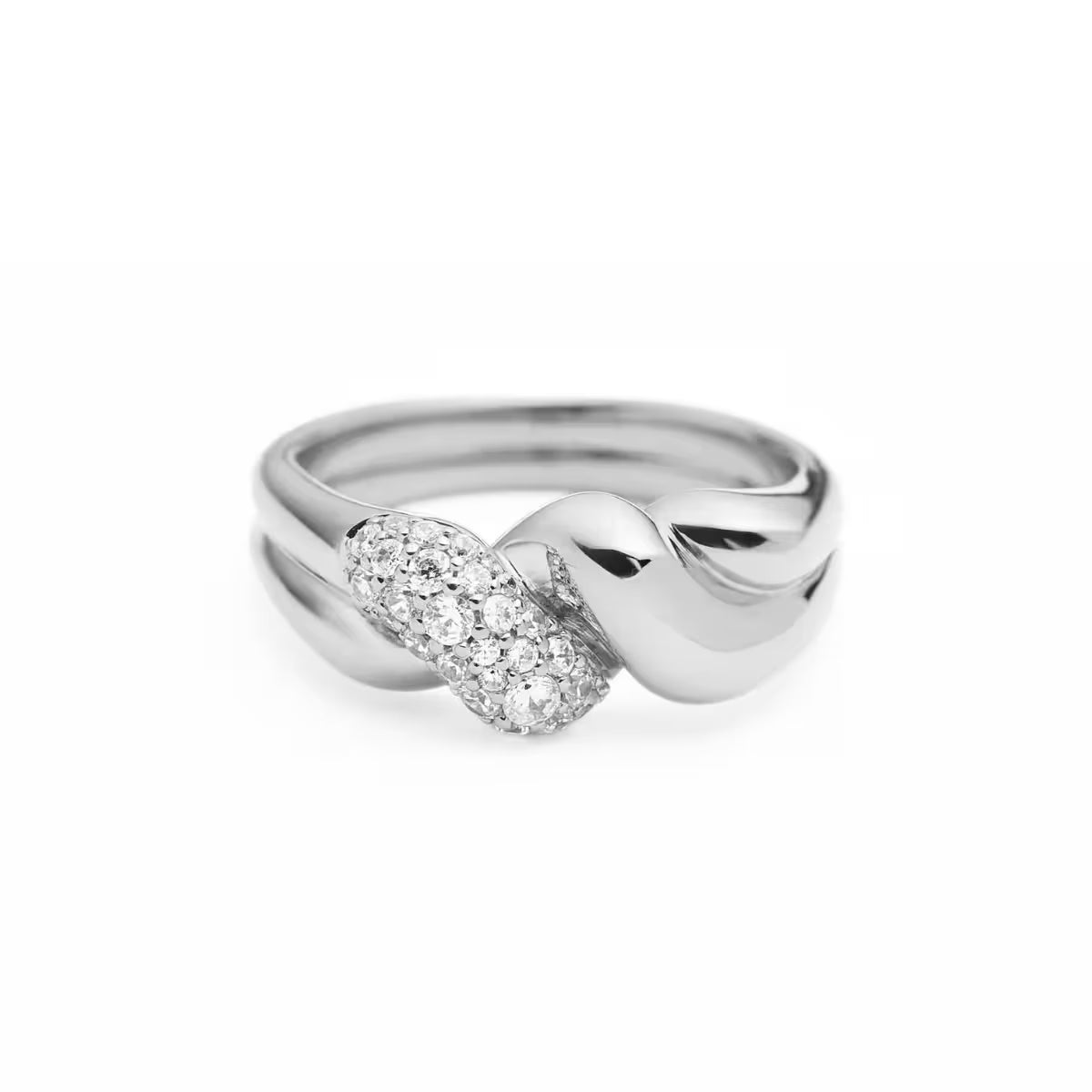 The Serpentina Pavé Ring close up showing tarnish-free detail