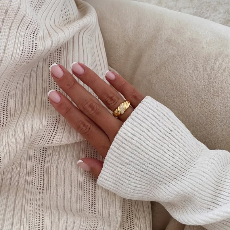 Croissant Ring - Serpentina Pavé