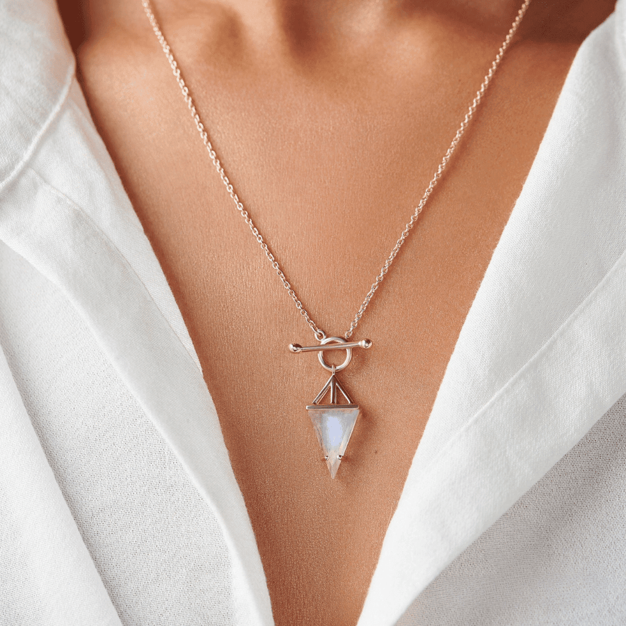 gold moonstone pendant collier for Juin birthstone - Moonela bijoux