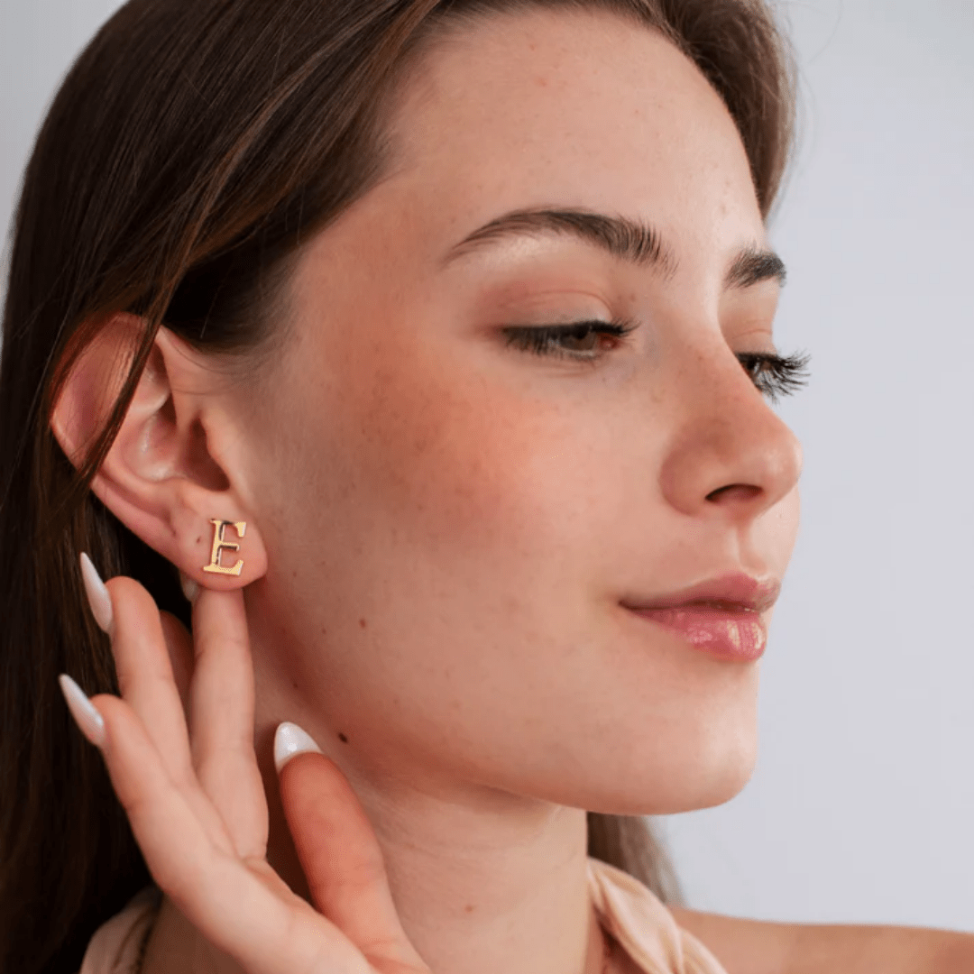 gold-plated initial E earrings – personalised and elegant jewellery for women