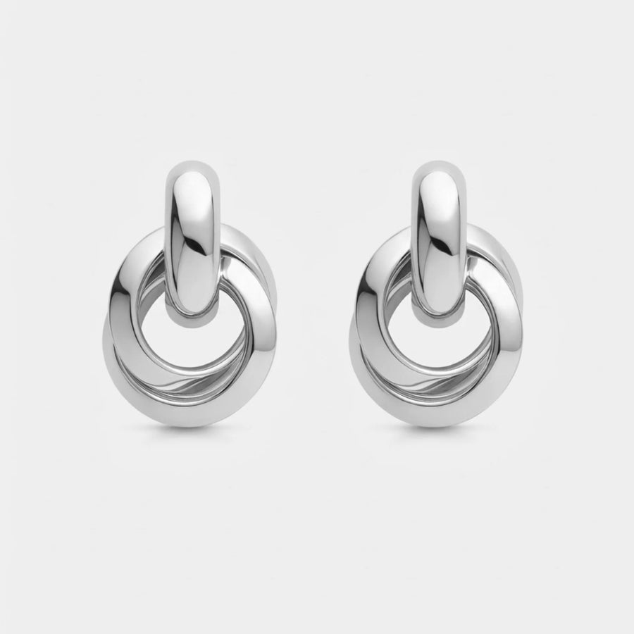 Knot Knocker Earrings light reflection