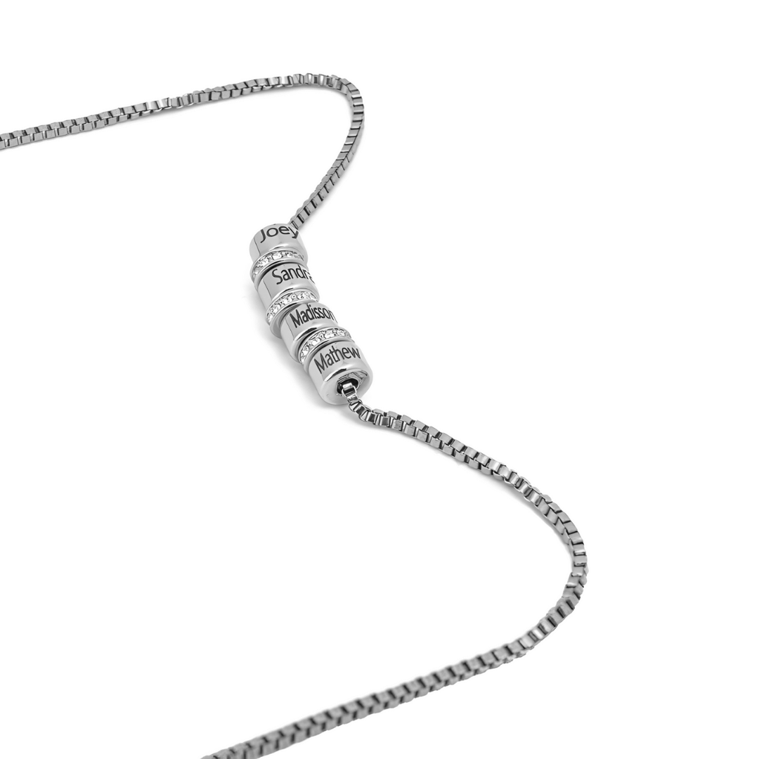 Collana con più anelli e nomi