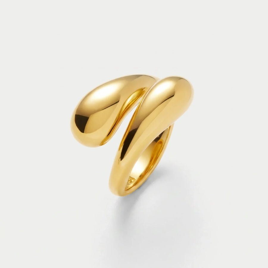 The Flow Ring in 18K gold