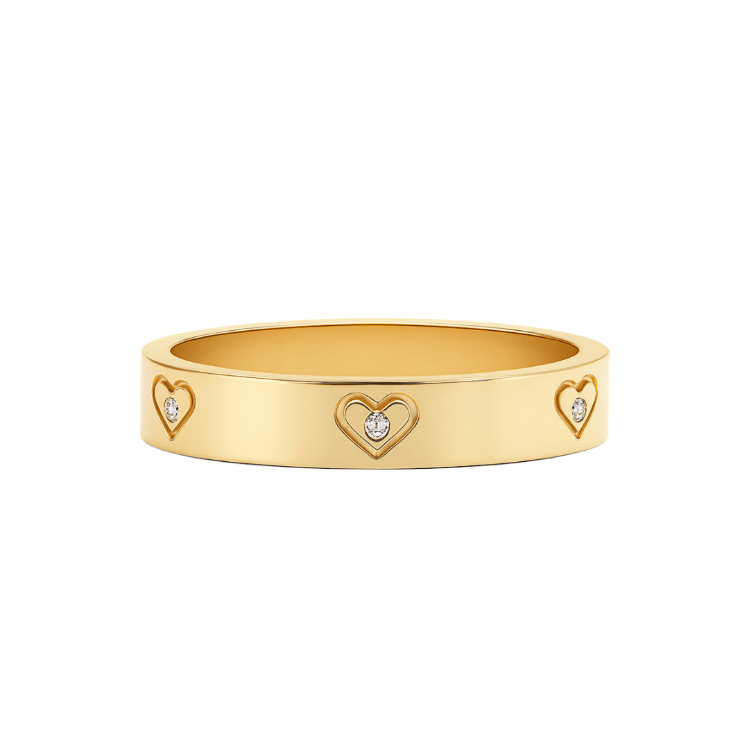 The Heartline Anello by Moonela, a personalised impermeabile anello that never turns skin green