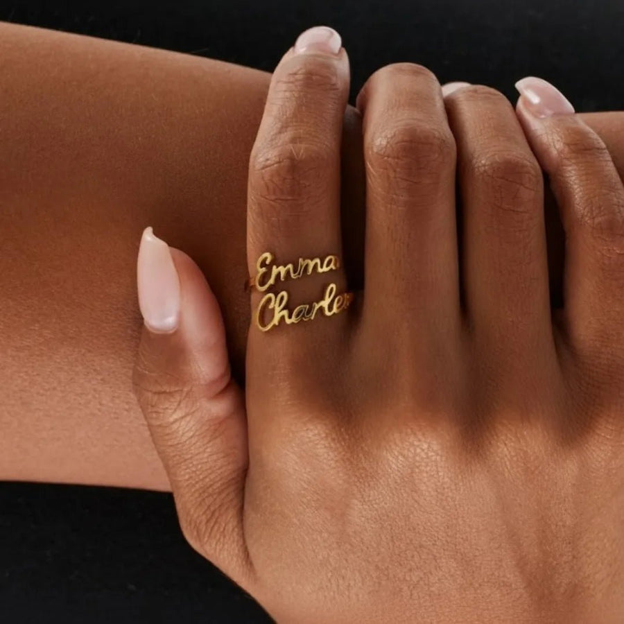 personalised two names custom gold engagement anello engraved band UK